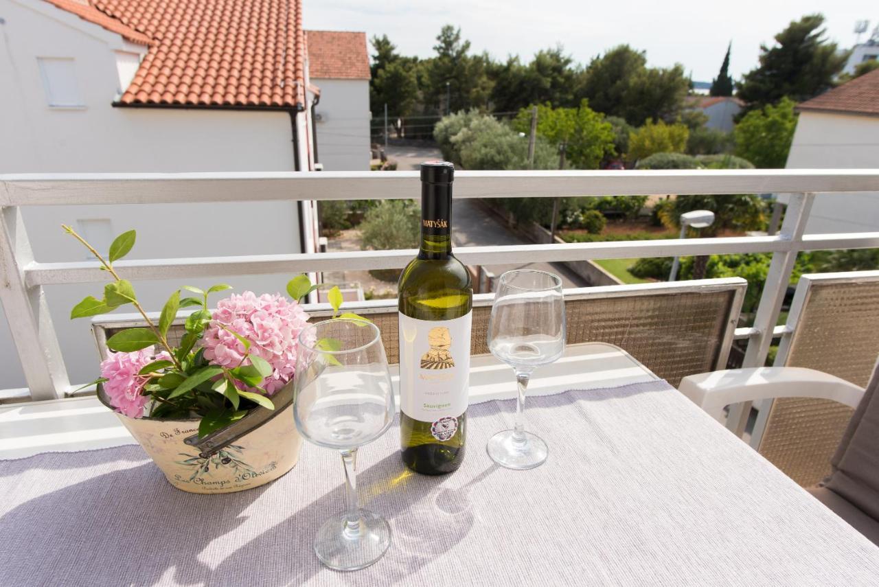Topic Apartments Vodice Kültér fotó