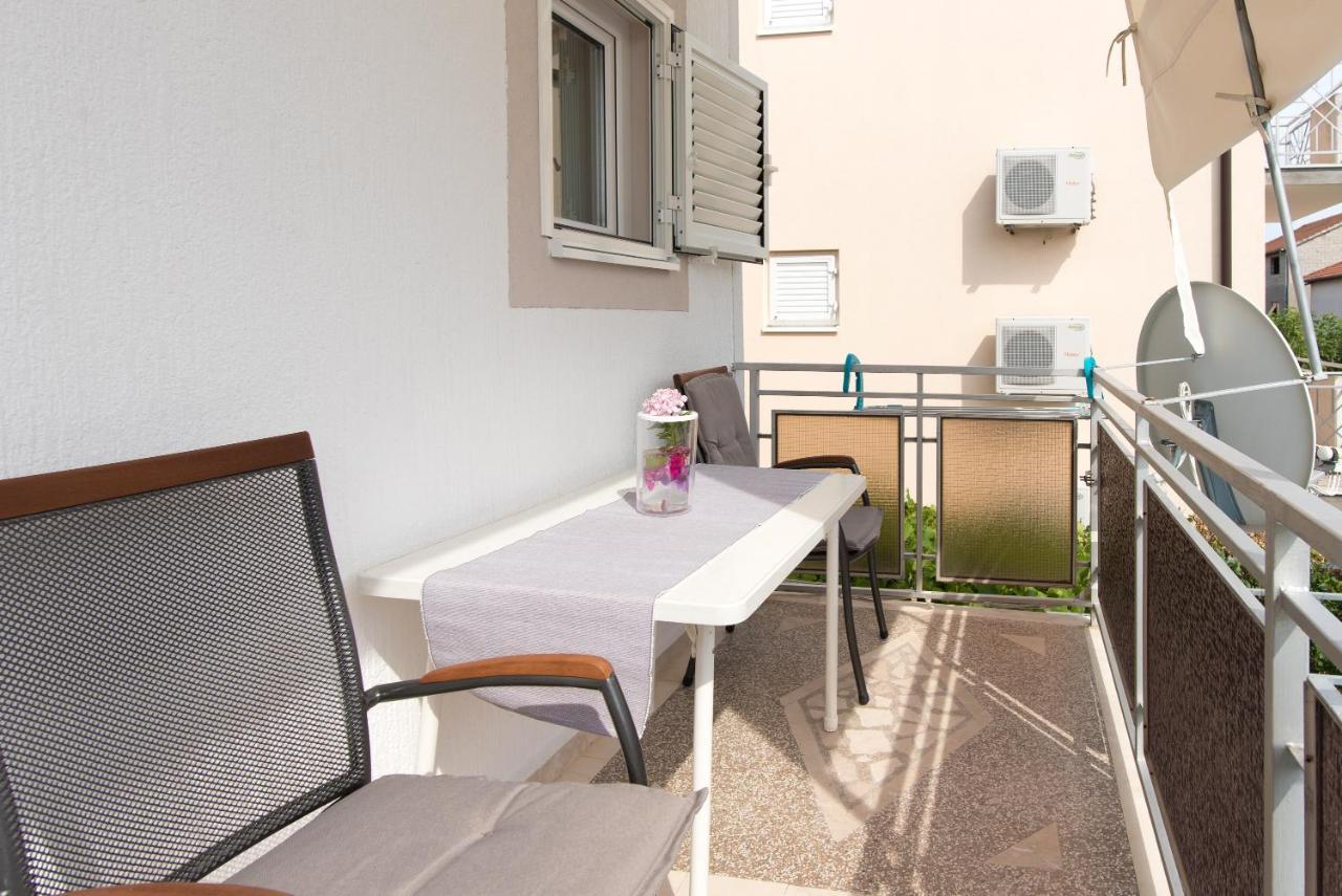 Topic Apartments Vodice Kültér fotó